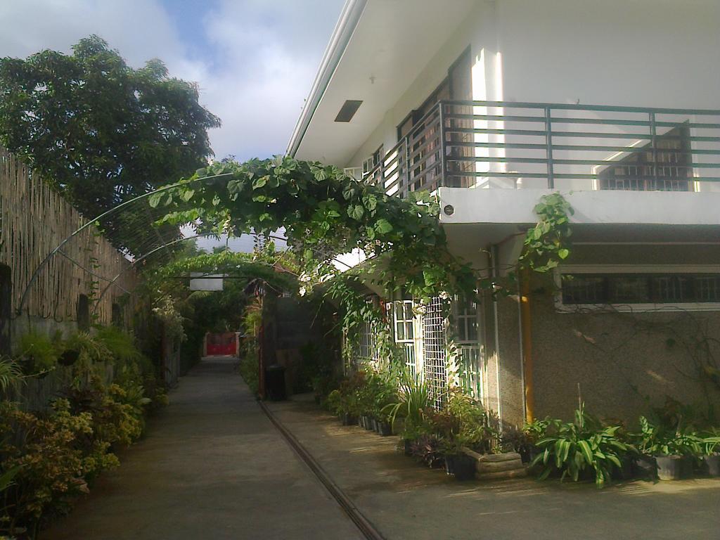 Charm Guest House Puerto Princesa Ngoại thất bức ảnh