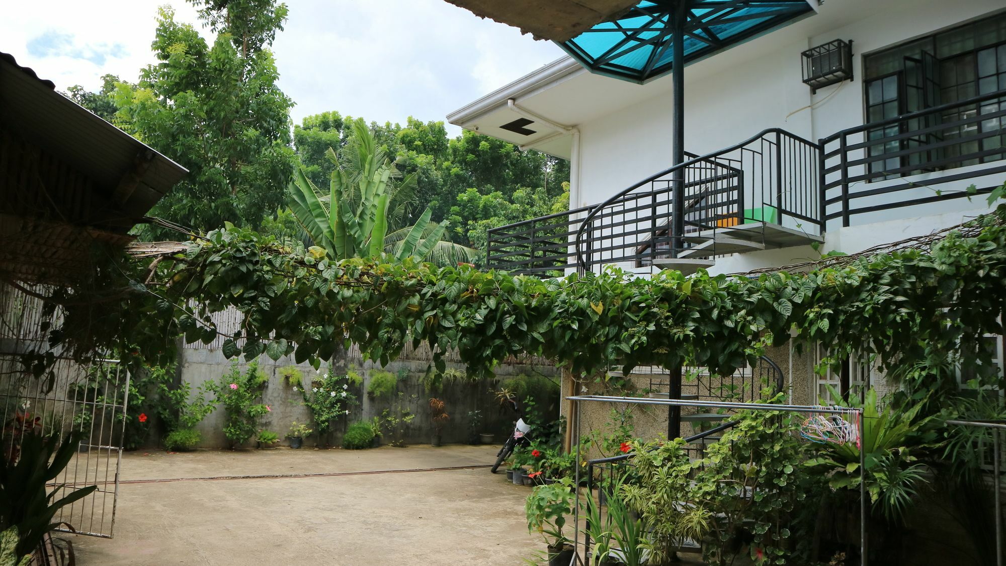 Charm Guest House Puerto Princesa Ngoại thất bức ảnh